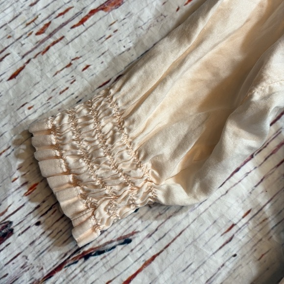 Bella Dahl Smocked Yoke Blouse Light Pink sz S - Picture 7 of 10